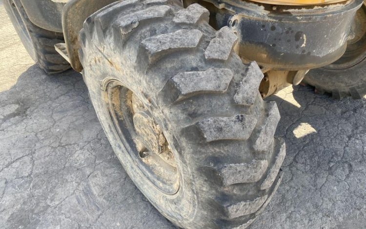 MECALAC CHARGEUSE ARTICULEE AS 700 SUR ROUES – 7,5 TONNES – 2924 HEURES – ANNEE 2020  MECAS700