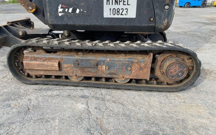 BOBCAT E08  MIN010823