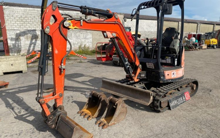YANMAR VIO26-6  PEL748102