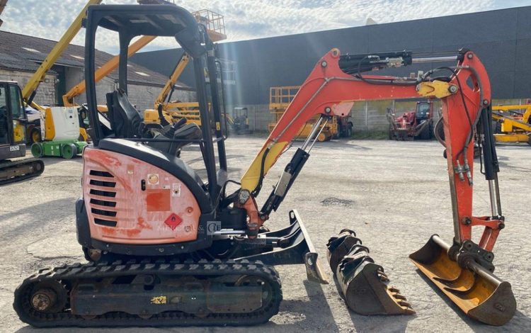 YANMAR VIO26-6  PEL748102