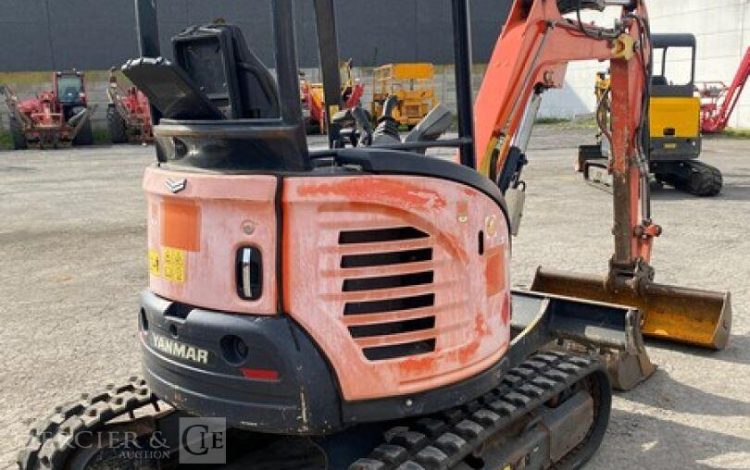 YANMAR VIO26-6  PEL748102