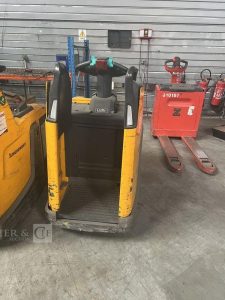 JUNGHEINRICH TRANSPALETTE ELECTRIQUE ERE 20 – 5300 HEURES JAUNE 232.927