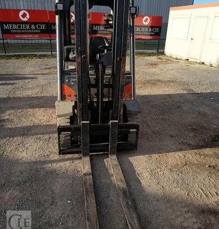 FENWICK CHARIOT ELEVATEUR FRONTAL H25T-02 – 2,5 T – GAZ – 861 H – ANNEE 2016  2337
