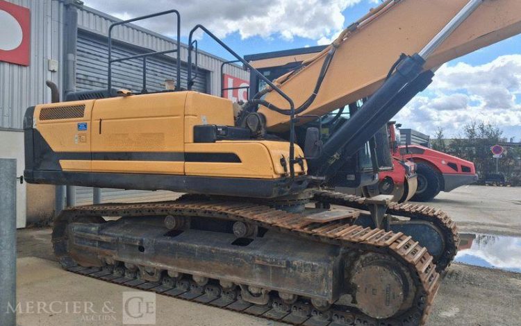 HYUNDAI PELLE DE DEMOLITION 330NL SUR CHENILLES DIESEL -33 TONNES- 6216 HEURES – AN 2016  235889