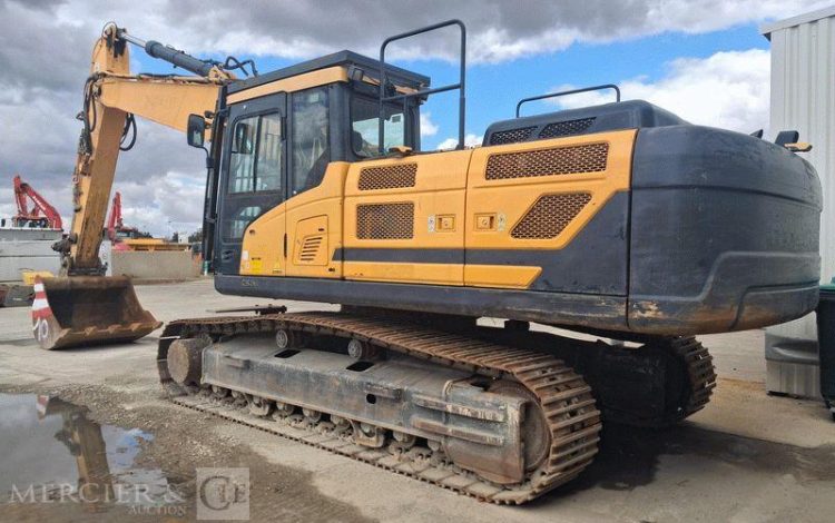 HYUNDAI PELLE DE DEMOLITION 330NL SUR CHENILLES DIESEL -33 TONNES- 6216 HEURES – AN 2016  235889