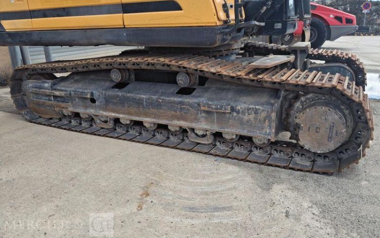 HYUNDAI PELLE DE DEMOLITION 330NL SUR CHENILLES DIESEL -33 TONNES- 6216 HEURES – AN 2016  235889