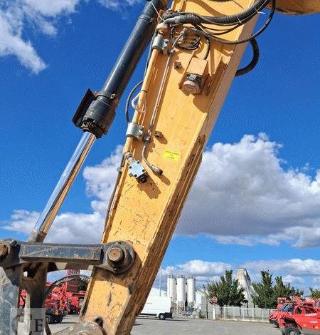 HYUNDAI PELLE DE DEMOLITION 330NL SUR CHENILLES DIESEL -33 TONNES- 6216 HEURES – AN 2016  235889