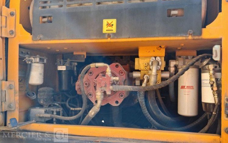 HYUNDAI PELLE DE DEMOLITION 330NL SUR CHENILLES DIESEL -33 TONNES- 6216 HEURES – AN 2016  235889