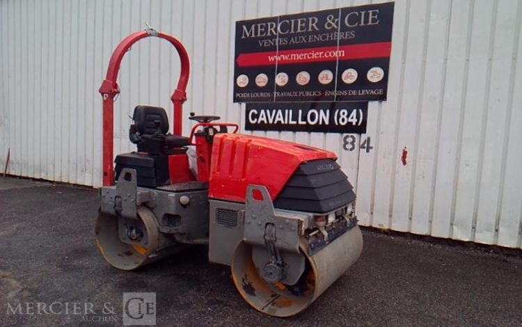 AMMANN ROULEAU DOUBLE BILLE AV26-2 – 2T6 –  1,2M DIESEL  – 2113h – AN2011  600329
