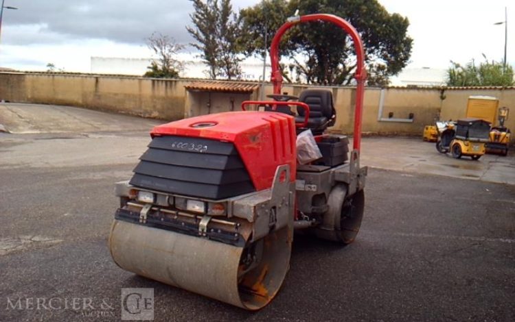 AMMANN ROULEAU DOUBLE BILLE AV26-2 – 2T6 –  1,2M DIESEL  – 2113h – AN2011  600329