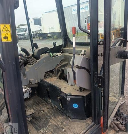 KUBOTA MINIPELLE U27-4 HI SUR CHENILLES 2,6T – DIESEL – ANNEE 2022  73603