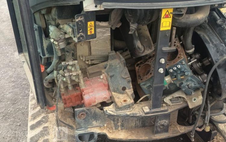 KUBOTA MINIPELLE U27-4 HI SUR CHENILLES 2,6T – DIESEL – ANNEE 2022  73603