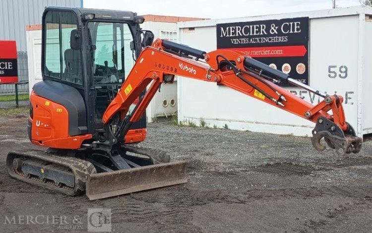 KUBOTA MINIPELLE U27-4 HI SUR CHENILLES DIESEL 2,6 T – 1520 HEURES – ANNEE 2023  77398