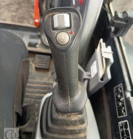 KUBOTA MINIPELLE U27-4 HI SUR CHENILLES DIESEL 2,6 T – 1520 HEURES – ANNEE 2023  77398