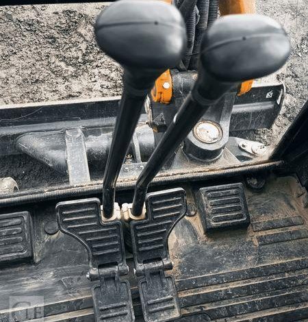 KUBOTA MINIPELLE U27-4 HI SUR CHENILLES DIESEL 2,6 T – 1520 HEURES – ANNEE 2023  77398