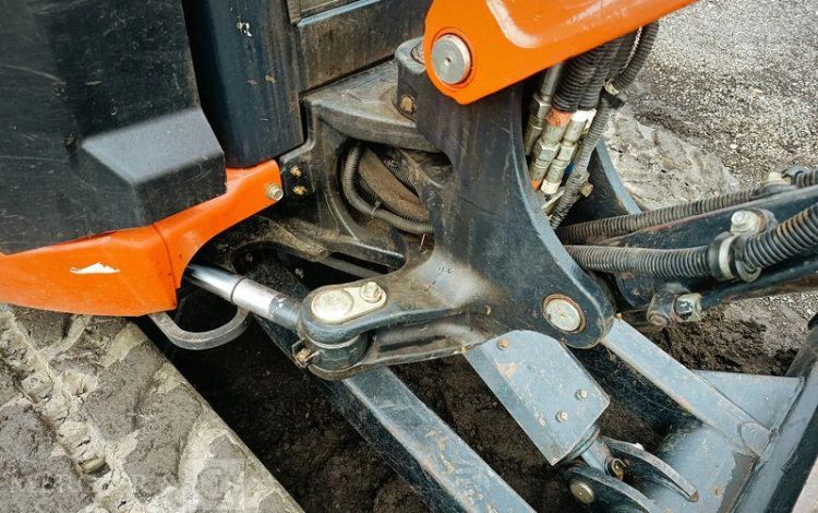 KUBOTA MINIPELLE U27-4 HI SUR CHENILLES DIESEL 2,6 T – 1520 HEURES – ANNEE 2023  77398
