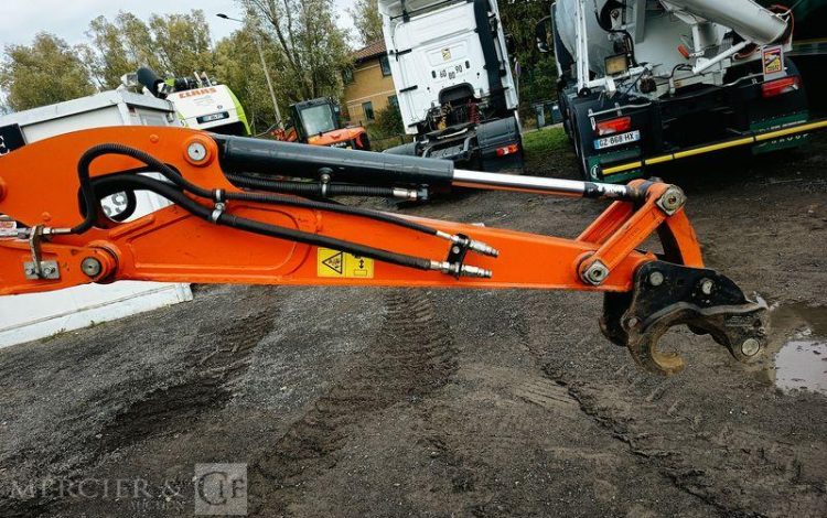 KUBOTA MINIPELLE U27-4 HI SUR CHENILLES DIESEL 2,6 T – 1520 HEURES – ANNEE 2023  77398
