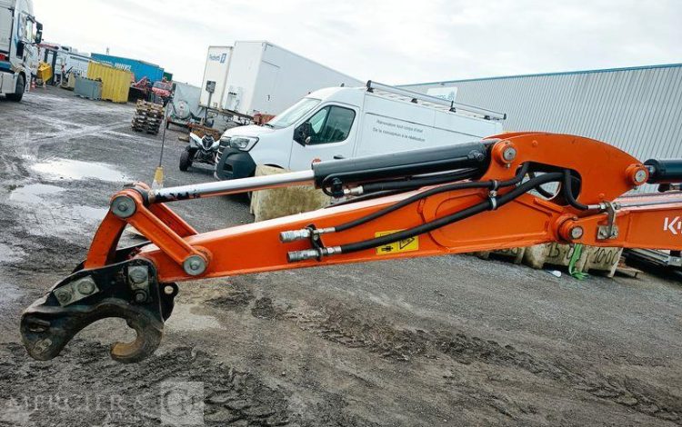 KUBOTA MINIPELLE U27-4 HI SUR CHENILLES DIESEL 2,6 T – 1520 HEURES – ANNEE 2023  77398