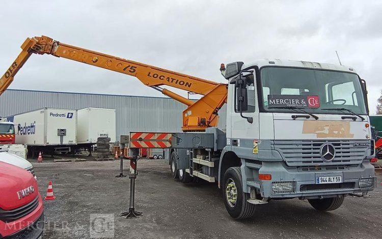 MERCEDES MERCEDES ACTROS AVEC NACELLE MULTITEL J340TA DIESEL 40M – 149769 KMS – AN 2001 BLANC 944ALY59