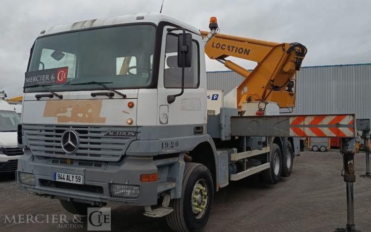 MERCEDES MERCEDES ACTROS AVEC NACELLE MULTITEL J340TA DIESEL 40M – 149769 KMS – AN 2001 BLANC 944ALY59