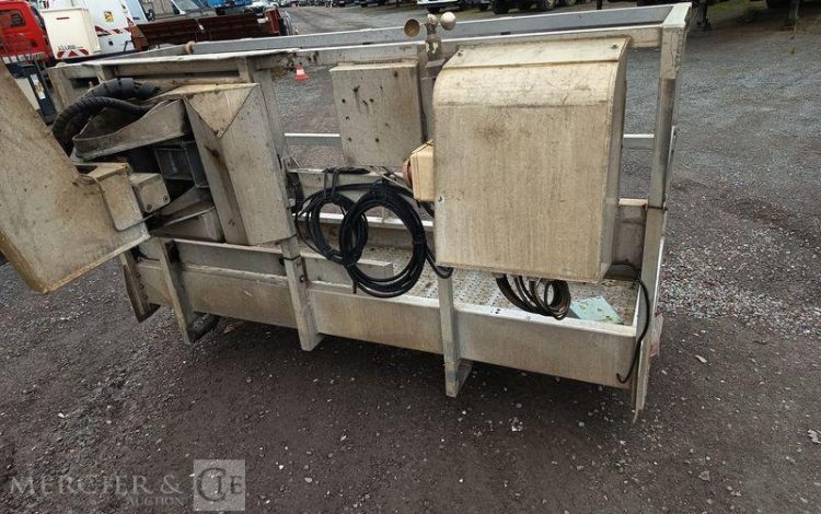 MERCEDES MERCEDES ACTROS AVEC NACELLE MULTITEL J340TA DIESEL 40M – 149769 KMS – AN 2001 BLANC 944ALY59