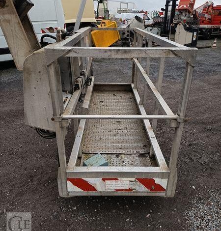 MERCEDES MERCEDES ACTROS AVEC NACELLE MULTITEL J340TA DIESEL 40M – 149769 KMS – AN 2001 BLANC 944ALY59