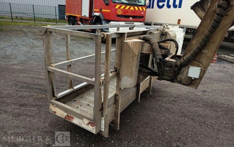 MERCEDES MERCEDES ACTROS AVEC NACELLE MULTITEL J340TA DIESEL 40M – 149769 KMS – AN 2001 BLANC 944ALY59
