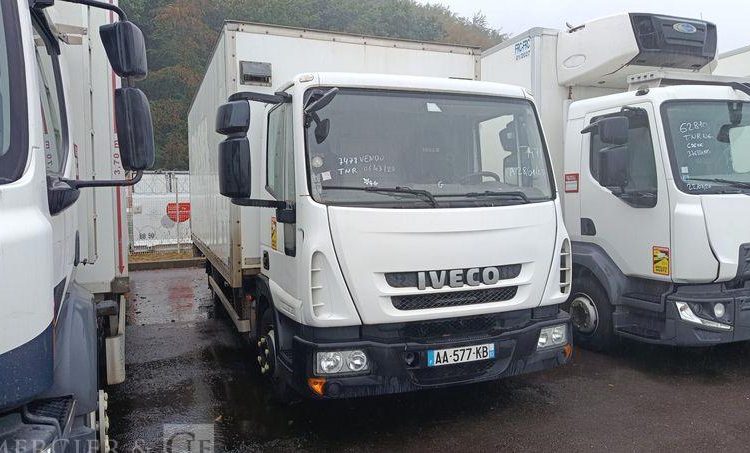 IVECO EUROCARGO 100E18  AVEC HAYON EN DESIGNATION(57) BLANC AA-577-KB