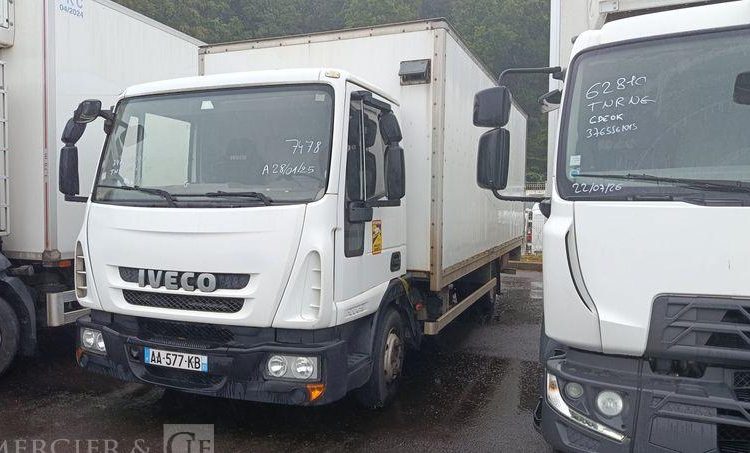 IVECO EUROCARGO 100E18  AVEC HAYON EN DESIGNATION(57) BLANC AA-577-KB