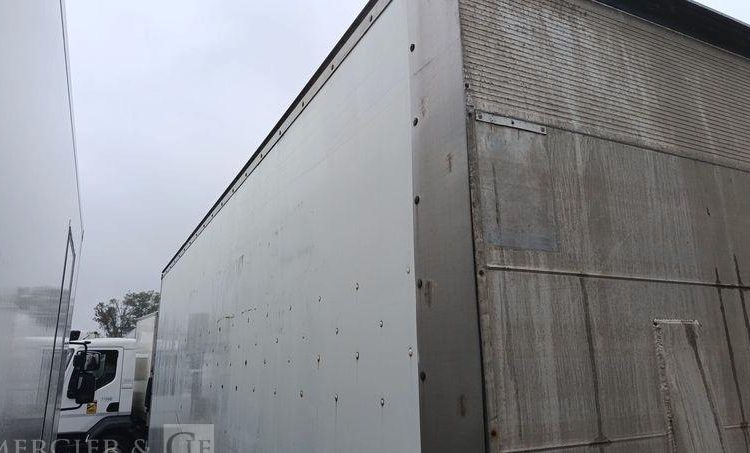 IVECO EUROCARGO 100E18  AVEC HAYON EN DESIGNATION(57) BLANC AA-577-KB