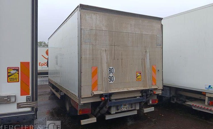 IVECO EUROCARGO 100E18  AVEC HAYON EN DESIGNATION(57) BLANC AA-577-KB