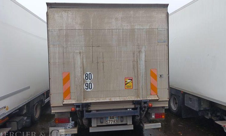 IVECO EUROCARGO 100E18  AVEC HAYON EN DESIGNATION(57) BLANC AA-577-KB