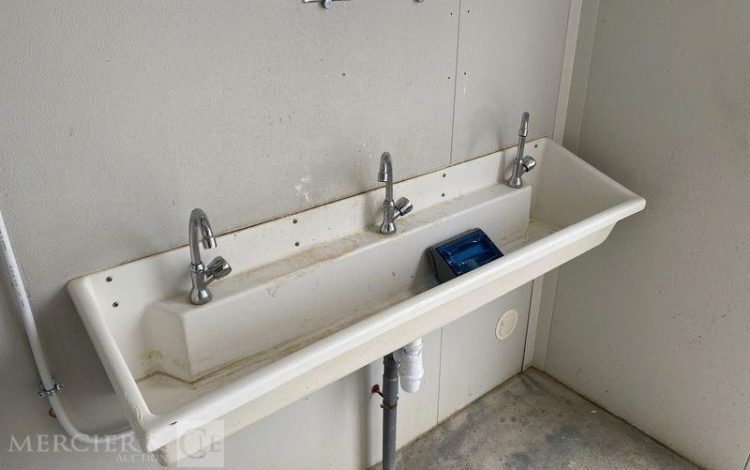 BODARD BUNGALOW SANITAIRE AVEC PASSAGE DE FOURCHES – EQUIPE DOUCHE / AUGE ET WC BLANC BU1010077