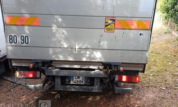 IVECO 140E18 E5 HAYON – EN DESIGNATION(93)  CM-548-BK