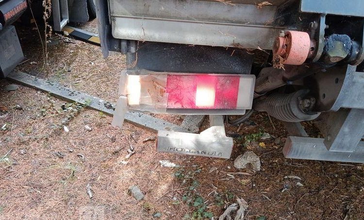 IVECO 140E18 E5 HAYON – EN DESIGNATION(93)  CM-548-BK