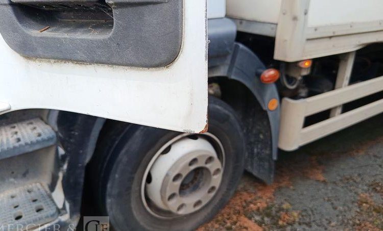 IVECO 140E18 E5 HAYON – EN DESIGNATION(93)  CM-548-BK