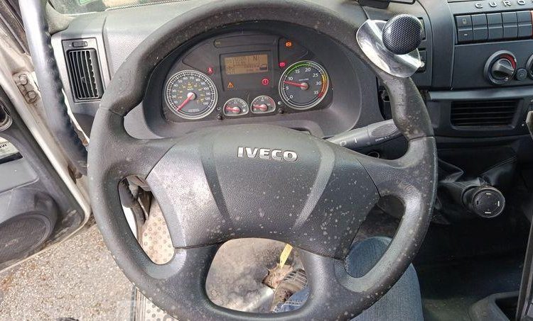 IVECO 140E18 E5 HAYON – EN DESIGNATION(93)  CM-548-BK