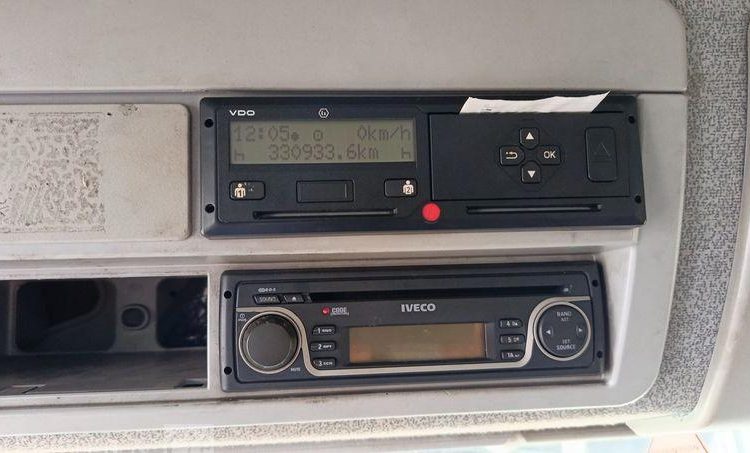 IVECO 140E18 E5 HAYON – EN DESIGNATION(93)  CM-548-BK