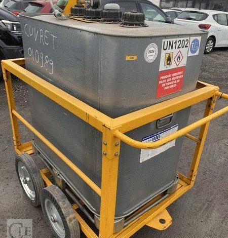SCHUTZ LOT DE 3 CUVES A FIOUL 700 LITRES AVEC PASSAGE DE FOURCHES SUR CHARIOT ROULANT BLANC CUV011011