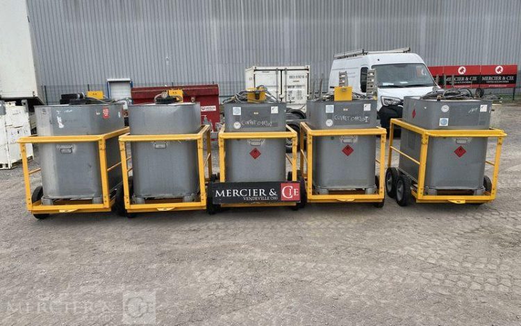 SCHUTZ LOT DE 5 CUVES A FIOUL 700 LITRES PALETTISABLE SUR CHARIOT ROULANT BLANC CUV011227