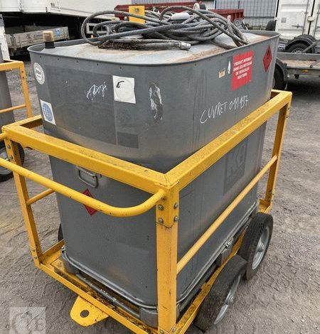 SCHUTZ LOT DE 5 CUVES A FIOUL 700 LITRES PALETTISABLE SUR CHARIOT ROULANT BLANC CUV011227