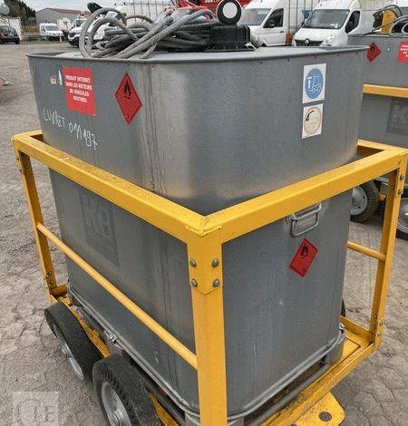 SCHUTZ LOT DE 5 CUVES A FIOUL 700 LITRES PALETTISABLE SUR CHARIOT ROULANT BLANC CUV011227