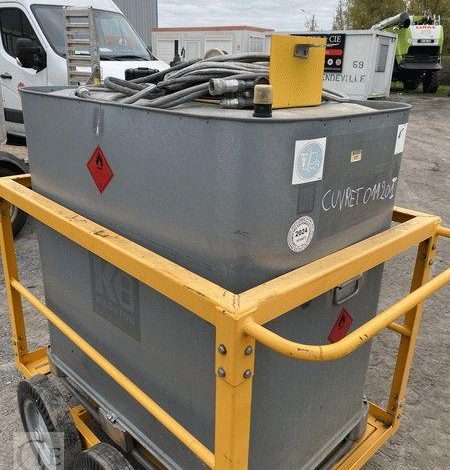 SCHUTZ LOT DE 5 CUVES A FIOUL 700 LITRES PALETTISABLE SUR CHARIOT ROULANT BLANC CUV011227