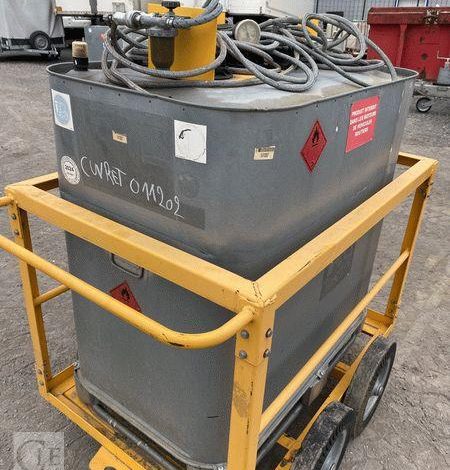 SCHUTZ LOT DE 5 CUVES A FIOUL 700 LITRES PALETTISABLE SUR CHARIOT ROULANT BLANC CUV011227