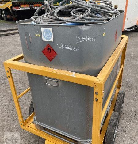 SCHUTZ LOT DE 5 CUVES A FIOUL 700 LITRES PALETTISABLE SUR CHARIOT ROULANT BLANC CUV011227