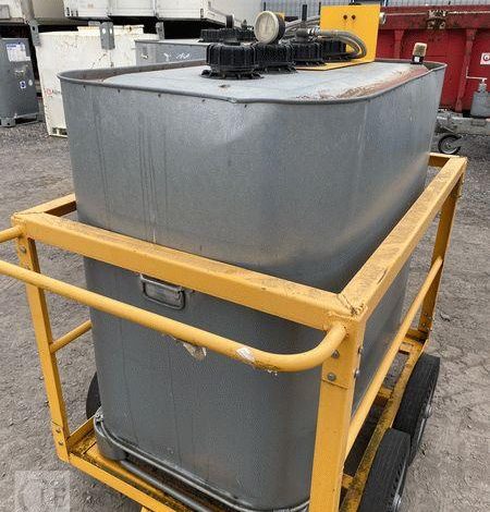 SCHUTZ LOT DE 5 CUVES A FIOUL 700 LITRES PALETTISABLE SUR CHARIOT ROULANT BLANC CUV011227