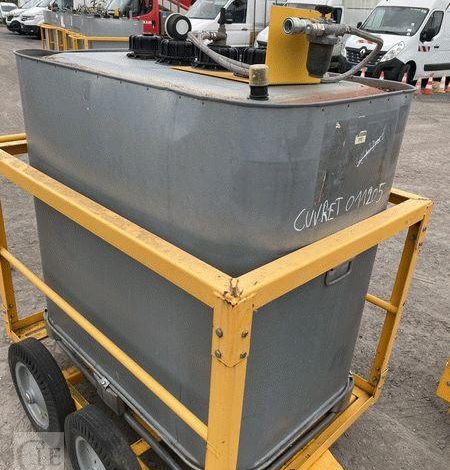 SCHUTZ LOT DE 5 CUVES A FIOUL 700 LITRES PALETTISABLE SUR CHARIOT ROULANT BLANC CUV011227
