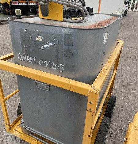 SCHUTZ LOT DE 5 CUVES A FIOUL 700 LITRES PALETTISABLE SUR CHARIOT ROULANT BLANC CUV011227
