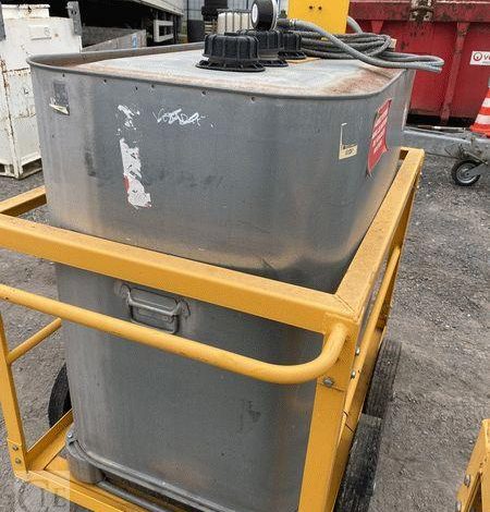 SCHUTZ LOT DE 5 CUVES A FIOUL 700 LITRES PALETTISABLE SUR CHARIOT ROULANT BLANC CUV011227