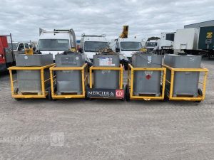 SCHUTZ LOT DE 5 CUVES A FIOUL 700 LITRES PALETTISABLE SUR CHARIOT ROULANT BLANC CUV011345